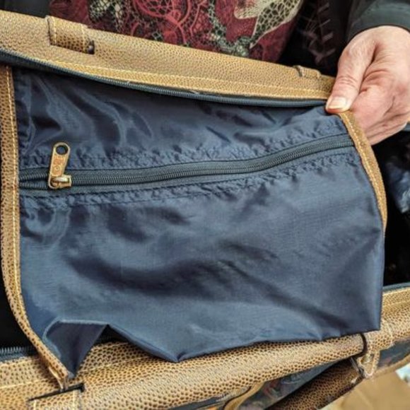 15% OFF  Vintage Floral Tapestry Duffel Bag  c 1980s - Picture 13 of 15